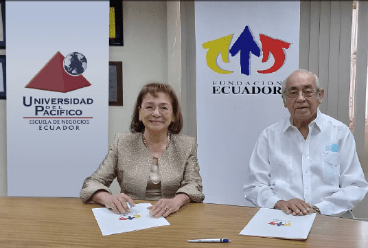 Firma convenio Fundación Ecuador UPACIFICO